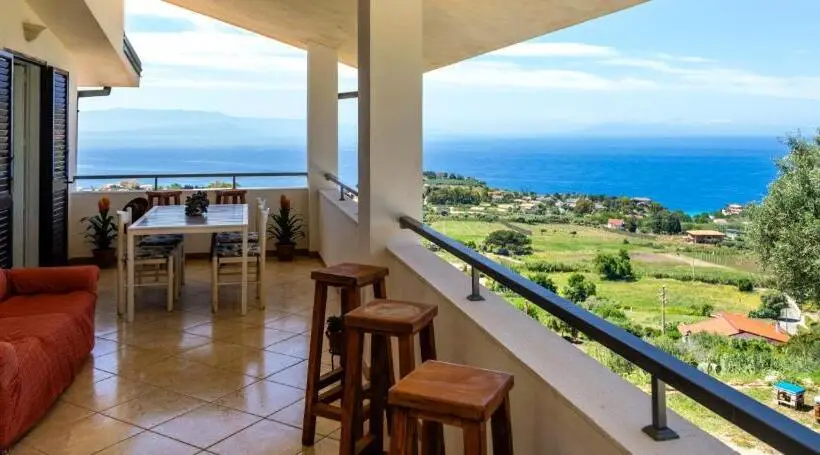 ویلای 2 خوابه, The Olive Tree   Seaview Apartments