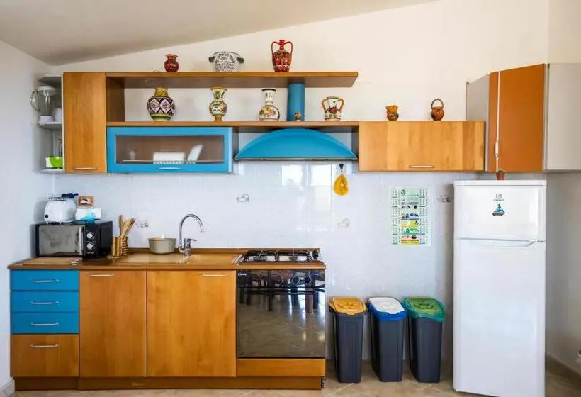 ویلای 2 خوابه, The Olive Tree   Seaview Apartments