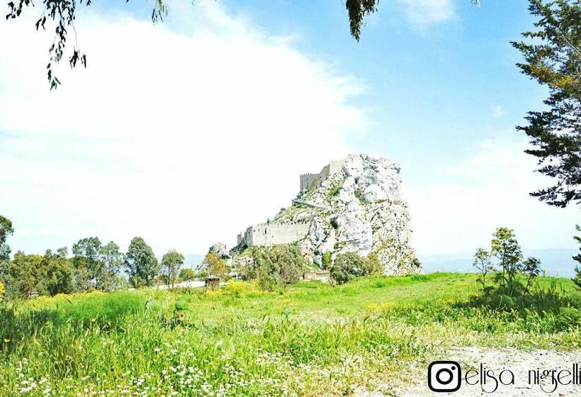 اتاق لوکس سه تخته, Viola Bed And Breakfast