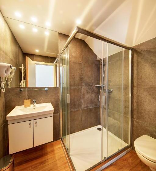 スタンダードルーム, Fekete Sas Motel