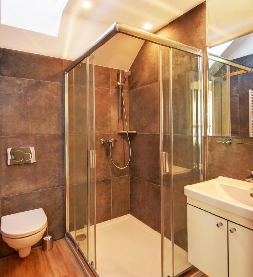 スタンダードルーム, Fekete Sas Motel