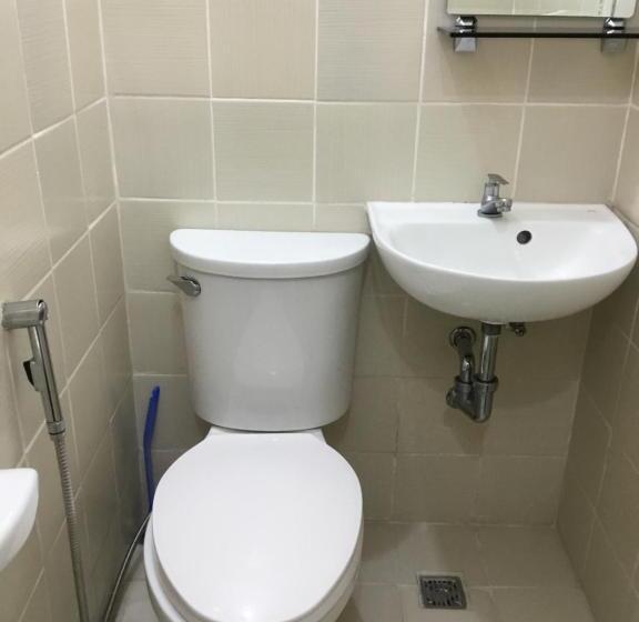 1 Bedroom Apartment Lake View, Condo With Free Swimming Pool & Viewing Deck