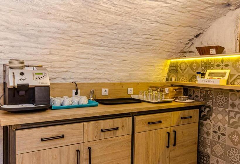 استودیو خانوادگی, Lumiere House Sibiu