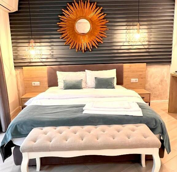 استودیو خانوادگی, Lumiere House Sibiu