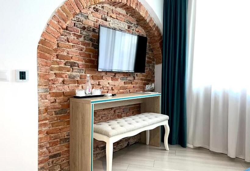 اتاق سوپریور با تخت بزرگ, Lumiere House Sibiu