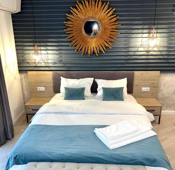 استودیو خانوادگی, Lumiere House Sibiu