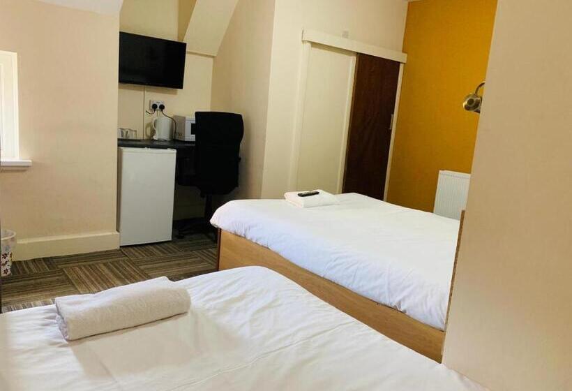 패밀리 룸, Albert Guest House