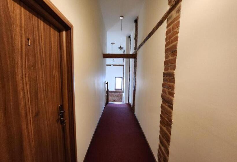 חדר סטנדרט, Antique Apart