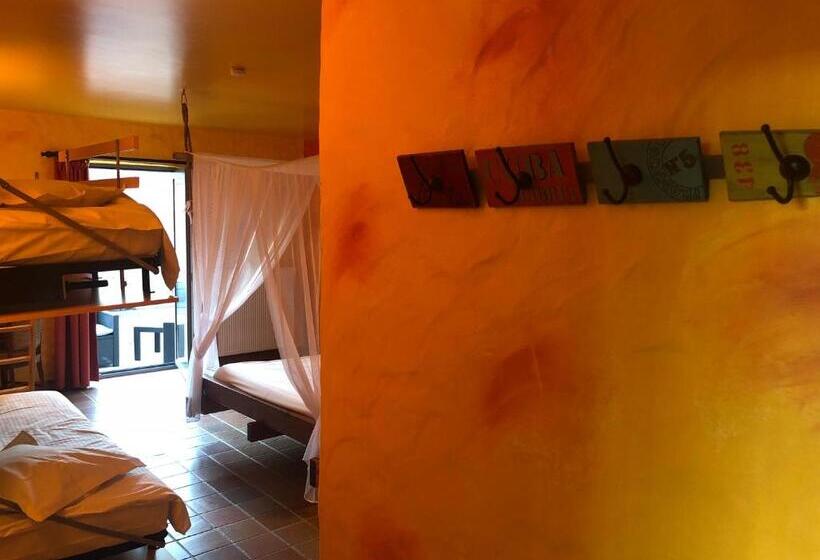 패밀리 룸, B&b Kudita