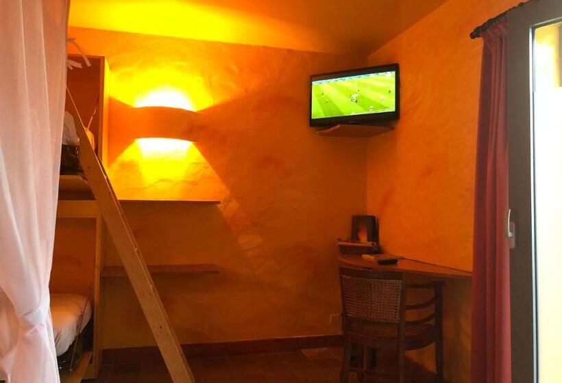 패밀리 룸, B&b Kudita