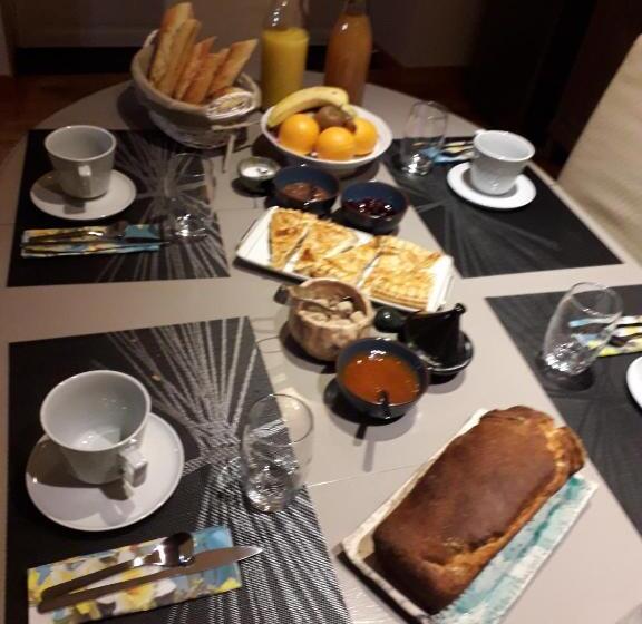 غرفة قياسية رباعية, La Chenevière