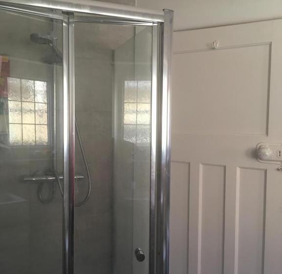 חדר סטנדרט יחיד, Oxford Avenue