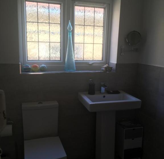 חדר סטנדרט, Oxford Avenue