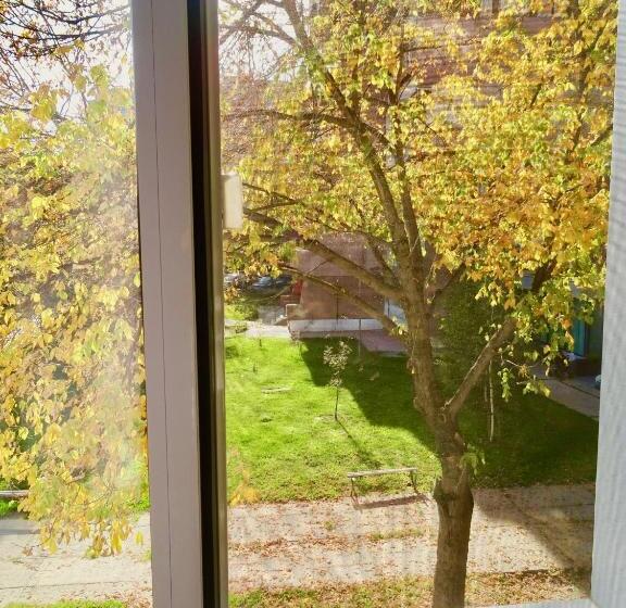 스탠다드 트리플 룸, Family Hotel Dalis