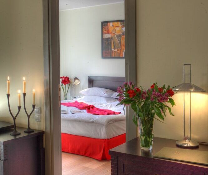 جناح, Euphoria Club