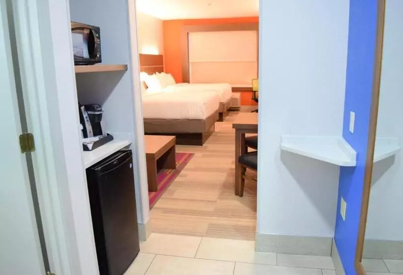 スイート, Holiday Inn Express & Suites Pensacola West I 10, An Ihg