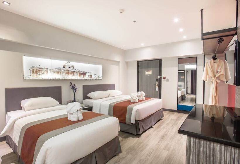 اتاق لوکس, Nouvo City