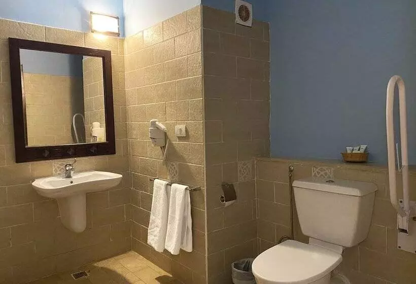 اتاق استاندارد برای معلولان, Onatti Beach Resort Marsa Alam