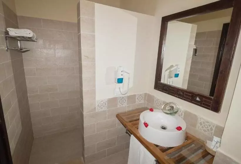 بانگلوی استاندارد, Onatti Beach Resort Marsa Alam