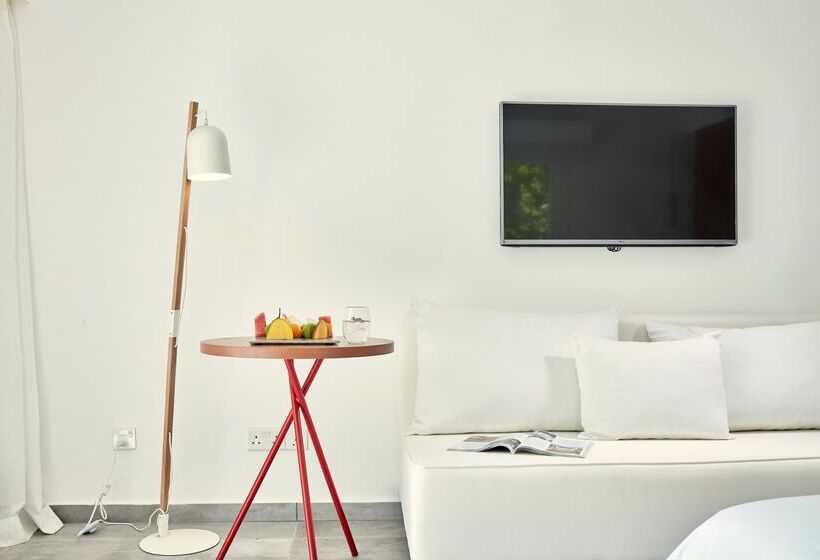 غرفة قياسية مطلّة علي حمام السباحة, So Nice Club Resort