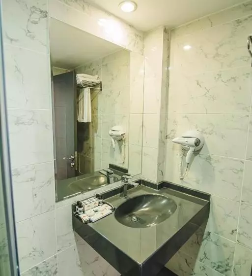 اتاق استاندارد سه نفره, Uptown Buyuk Anadolu Girne