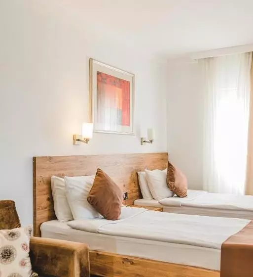 اتاق استاندارد سه نفره, Uptown Buyuk Anadolu Girne