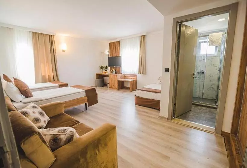 اتاق استاندارد سه نفره, Uptown Buyuk Anadolu Girne