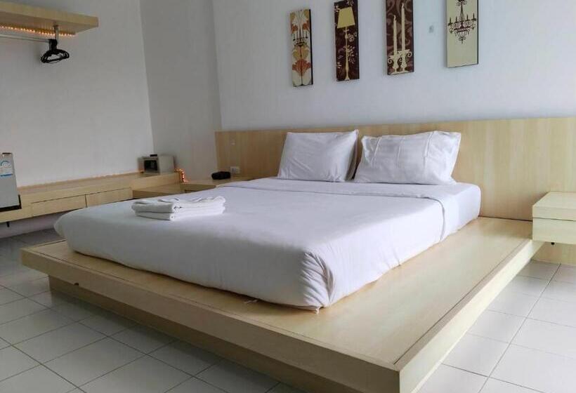 غرفة ديلوكس مزودة بشرفة, Urban Patong Residence