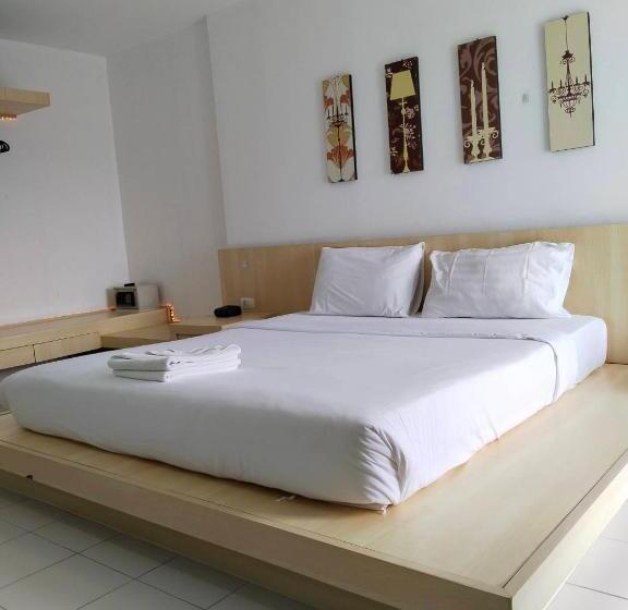 带阳台的豪华间, Urban Patong Residence