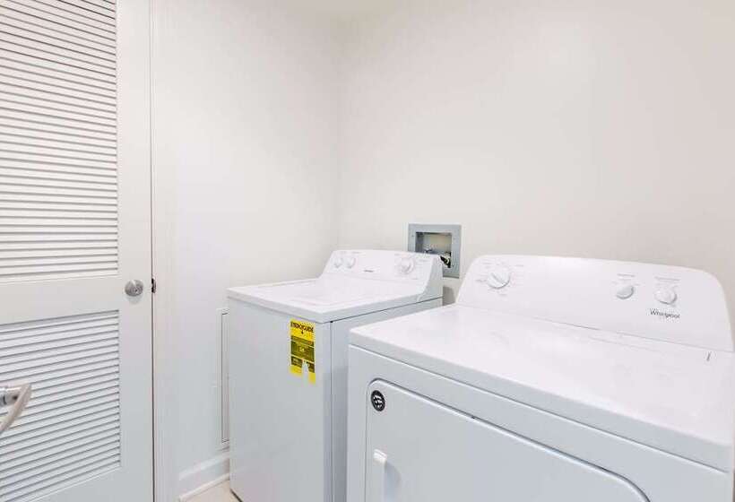 شقة 3 غرف مطلة على البحر, Royal Palms Apartment