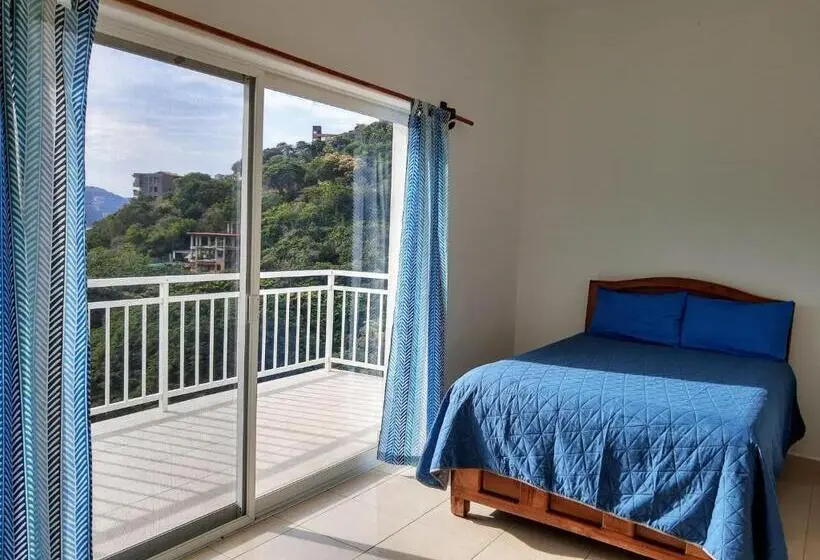 اتاق خانوادگی با چشم‌انداز دریا, Sunset House Zihuatanejo