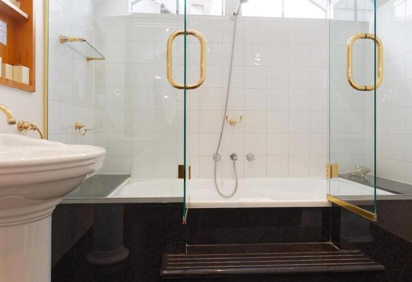 1ベッドルームハウス, 54 On Bank