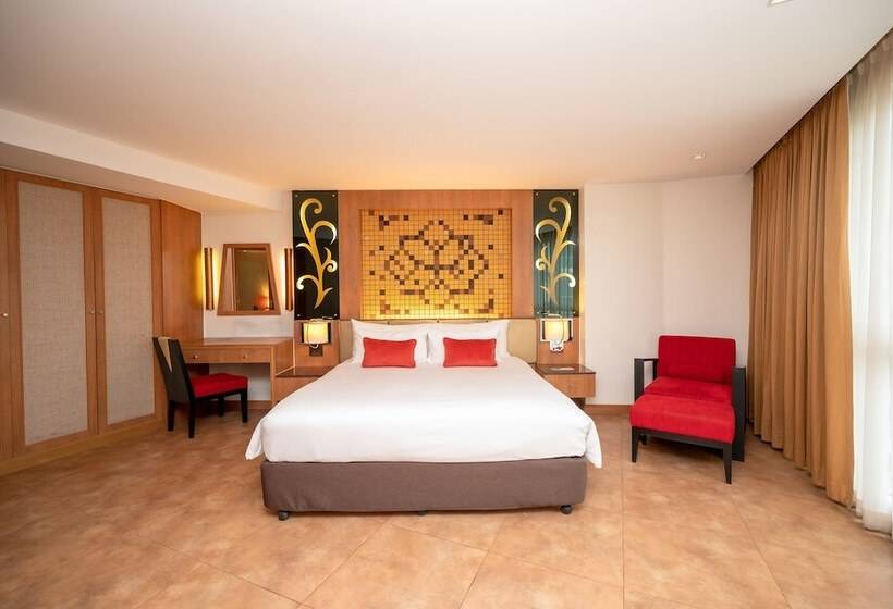 디럭스 스위트, Centara Nova Hotel Pattaya