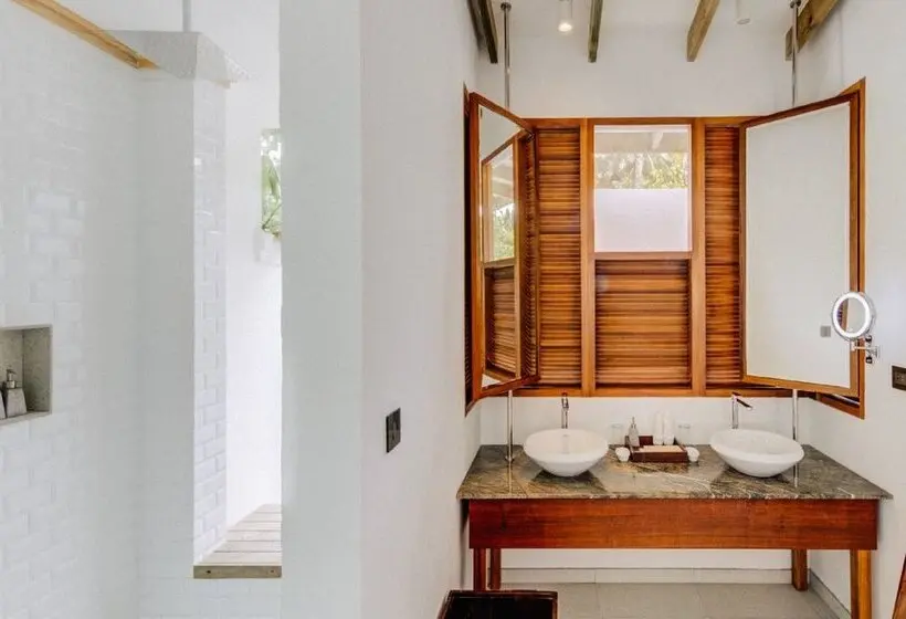 بانگلوی استاندارد, Cinnamon Hakuraa Huraa Maldives  - All Inclusive - Adults Only