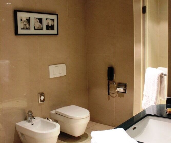 سوئیت اجرایی با تخت کینگ, Doubletree By Hilton Hotel Aqaba