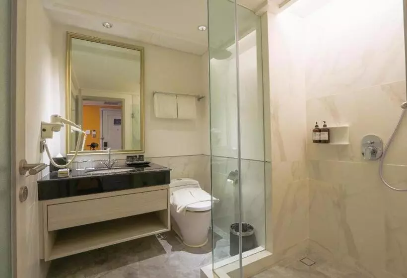 Superior Room King Size Bed, Java Paragon Hotel & Residences