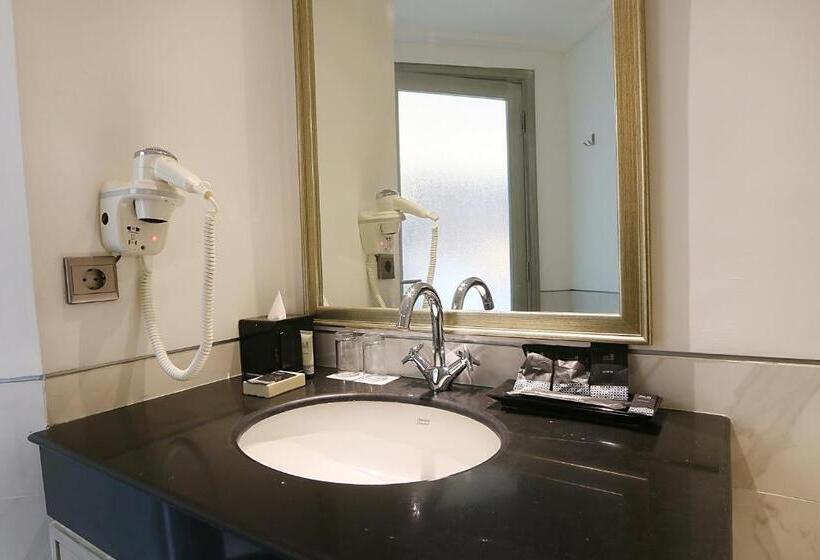 Habitación Deluxe, Java Paragon Hotel & Residences