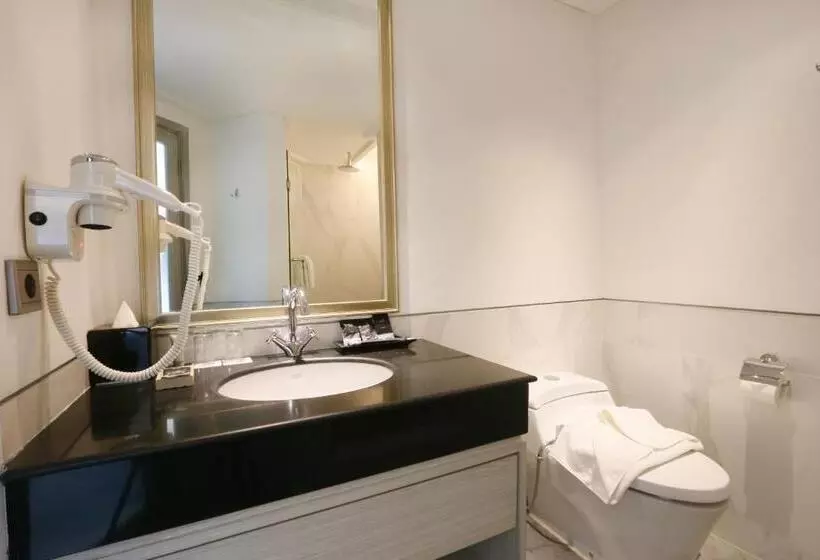 Deluxe Room, Java Paragon Hotel & Residences