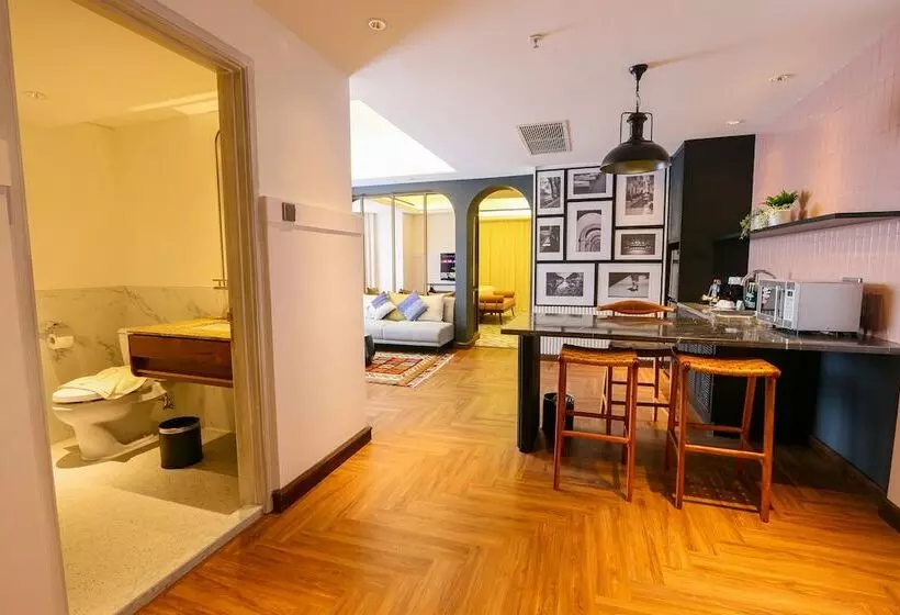 Executive Suite, Java Paragon Hotel & Residences