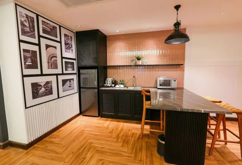 Executive Suite, Java Paragon Hotel & Residences