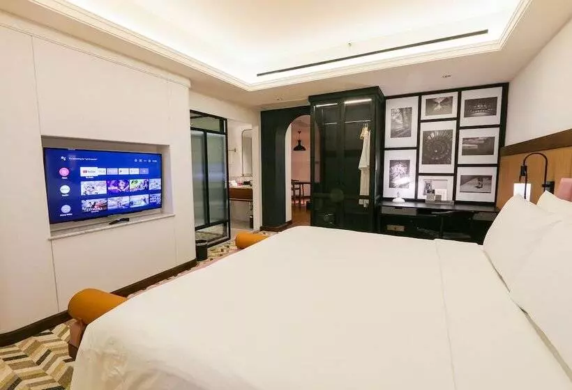 Executive Suite, Java Paragon Hotel & Residences