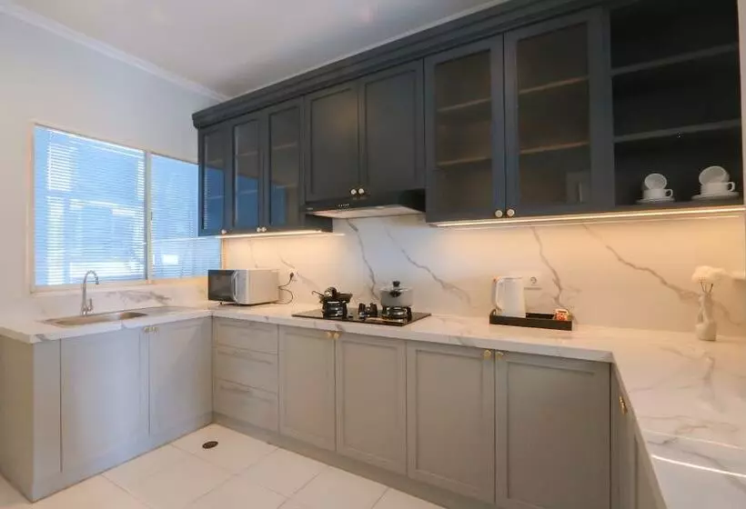 3 Bedroom Apartment, Java Paragon Hotel & Residences