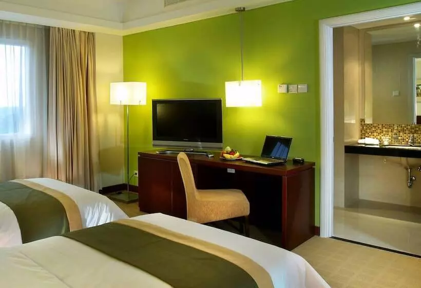 Deluxe Room, Java Paragon Hotel & Residences