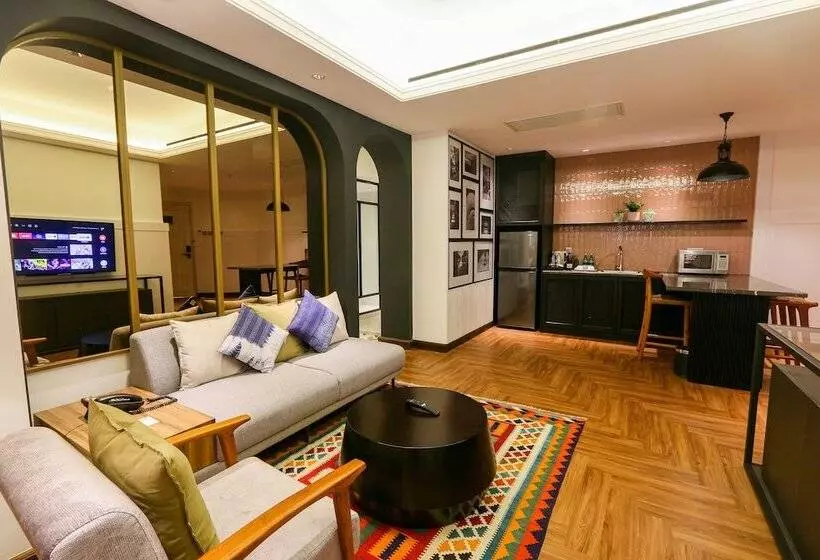 Executive Suite, Java Paragon Hotel & Residences