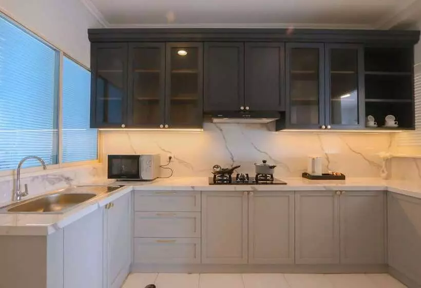 3 Bedroom Apartment, Java Paragon Hotel & Residences