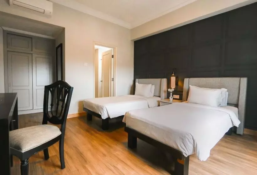 3 Bedroom Apartment, Java Paragon Hotel & Residences