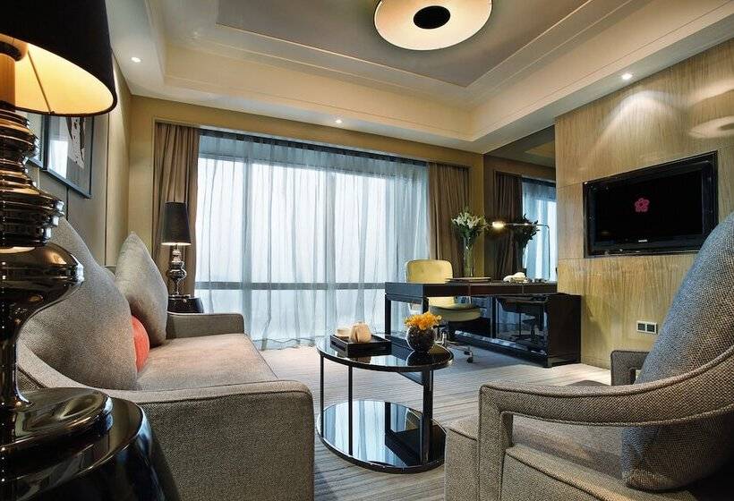 スイート, Mels Weldon Dongguan Humen