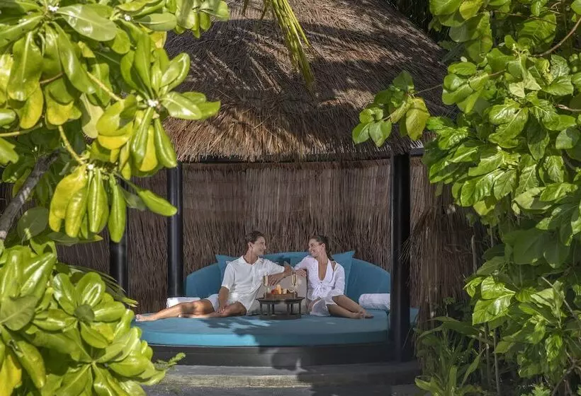 خانه 1 خوابه, Naladhu Private Island Maldives
