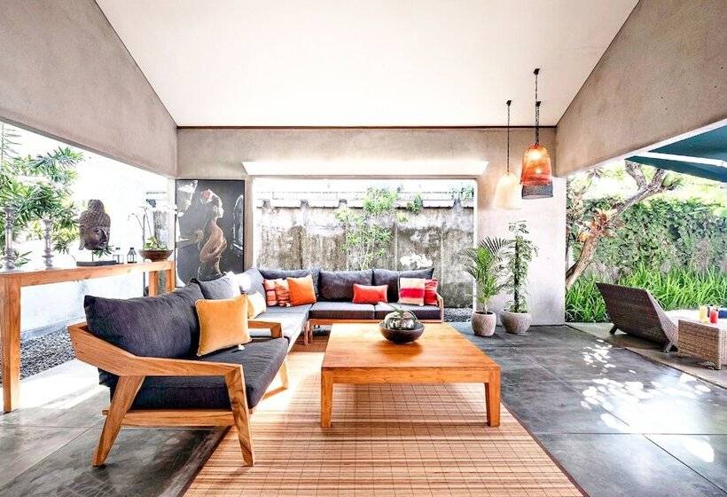 수영장이 있는 3베드룸 빌라, Mayaloka Villas