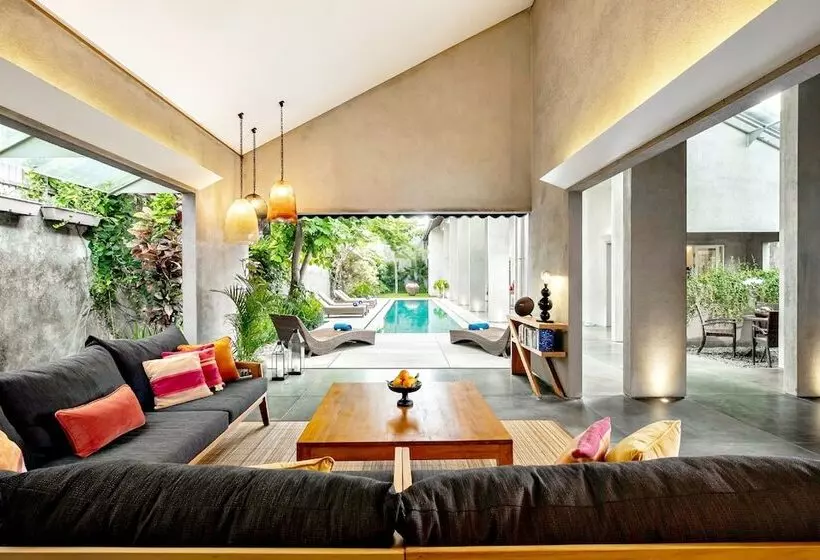 Villa 3 Makuuhuonetta Uima-allas, Mayaloka Villas